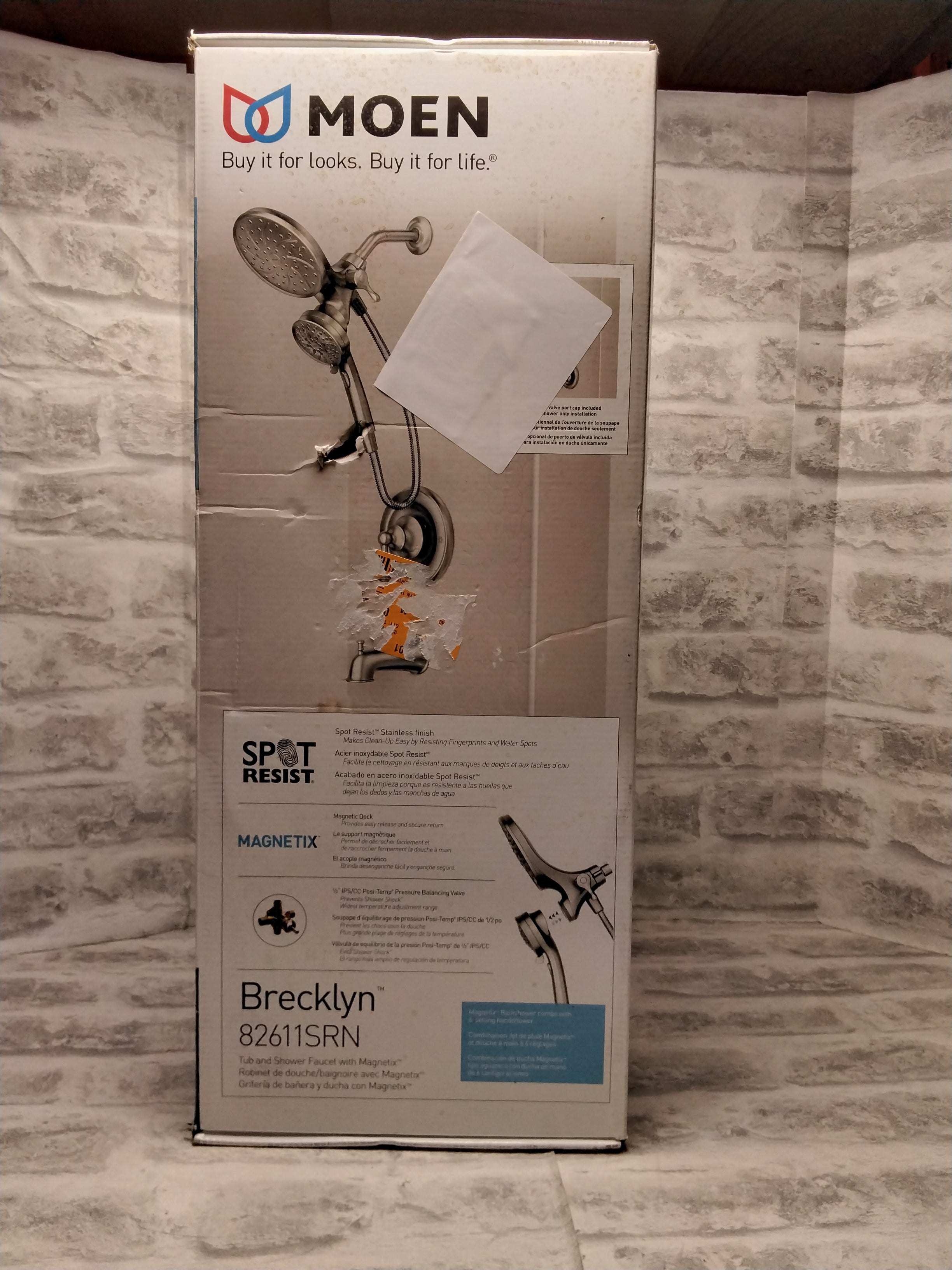 MOEN Brecklyn 6-Spray Tub and Shower Faucet with Magnetix Rainshower Combo (7627304206574)